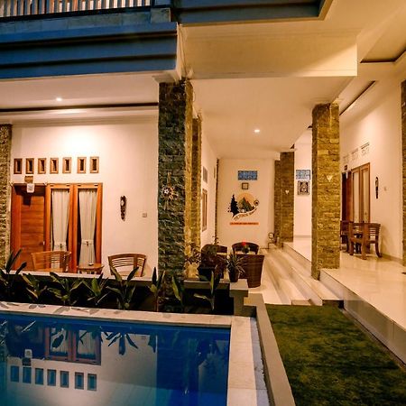 The Puncak Santhi Inn Batununggul Exterior photo