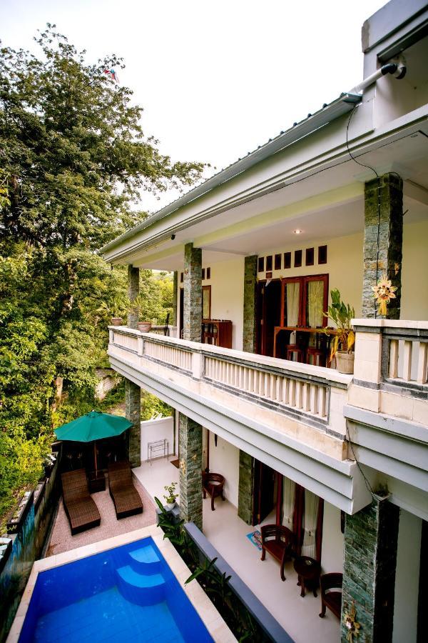 The Puncak Santhi Inn Batununggul Exterior photo