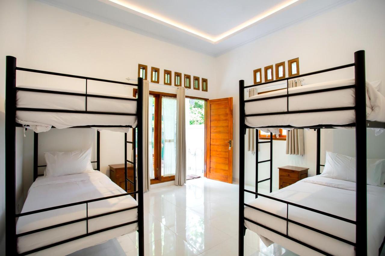 The Puncak Santhi Inn Batununggul Exterior photo
