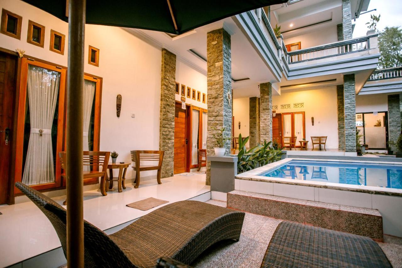 The Puncak Santhi Inn Batununggul Exterior photo