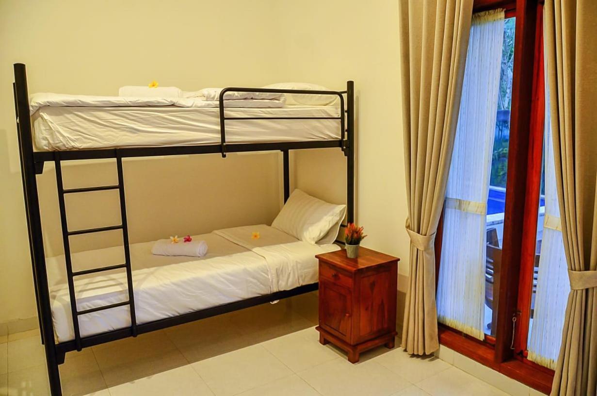 The Puncak Santhi Inn Batununggul Exterior photo